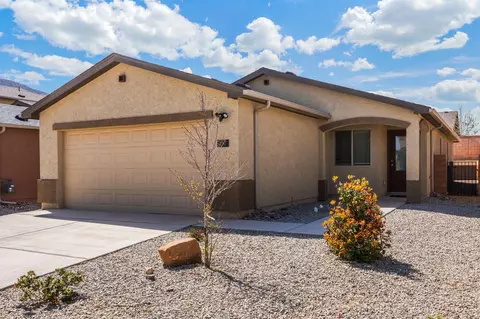 480 Chafey Dr SW, Los Lunas, NM 87031
