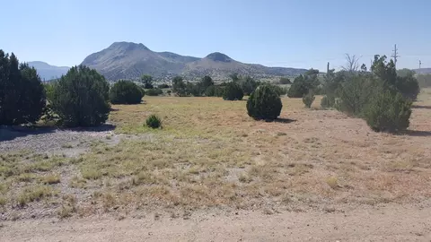 120 Phoenix Dr, Magdalena, NM 87825