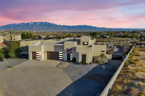 2104 Chessman Dr NE, Rio Rancho, NM 87124