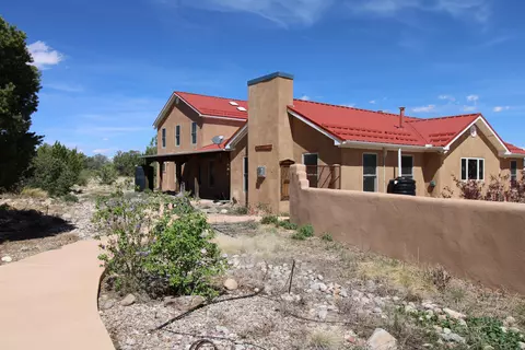 39 Sandoval Rd, Edgewood, NM 87015