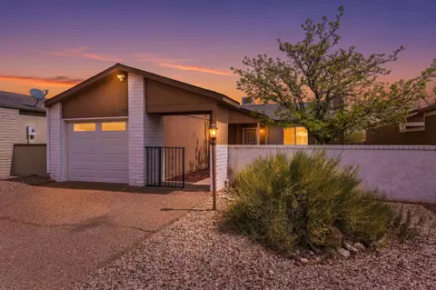 332 Sundt Ct NE, Rio Rancho, NM 87124