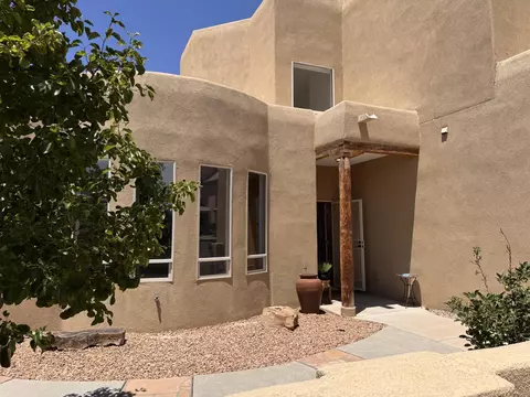 9905 Cardinal St NW, Albuquerque, NM 87114