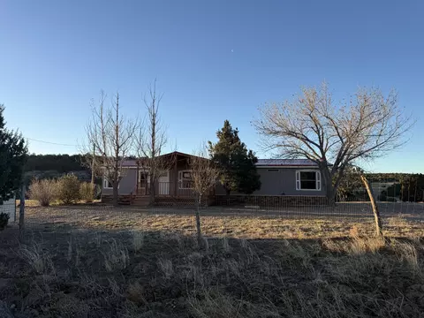 132 V-hill Rd, Edgewood, NM 87015