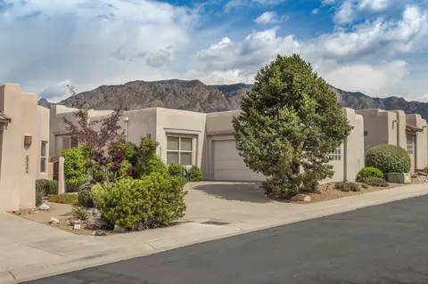 13113 Bluemist Ln NE, Albuquerque, NM 87111