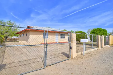 1804 Rosita Pl SW, Albuquerque, NM 87105