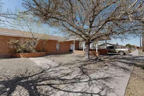 607 N 609 N 6th St, Belen, NM 87002