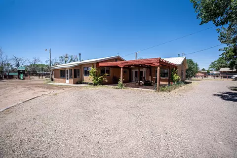 604 Ortega Rd NW, Los Ranchos, NM 87114