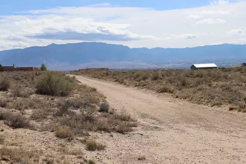 405 14th Ave SE, Rio Rancho, NM 87124