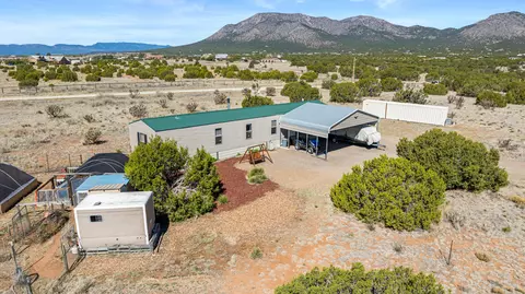 78 Drake Rd, Edgewood, NM 87015