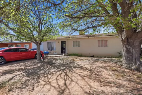 1025 Muriel St NE, Albuquerque, NM 87112