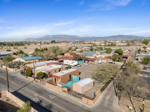 1508 Edith Blvd NE, Albuquerque, NM 87102