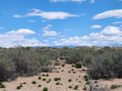 14 Ursula Dr, Belen, NM 87002