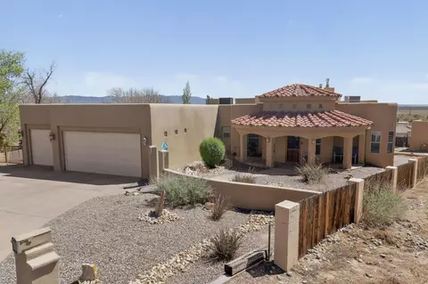 1521 Valley View Dr SW, Los Lunas, NM 87031