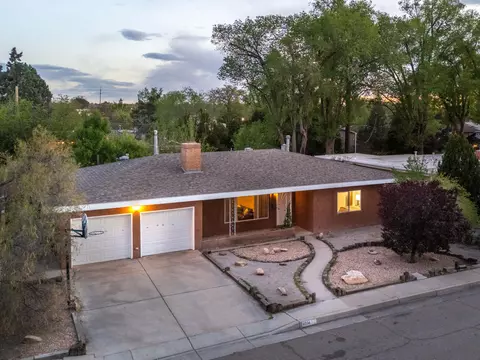 4214 Mackland Ave NE, Albuquerque, NM 87110