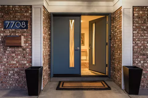 7708 Summer Ave NE, Albuquerque, NM 87110