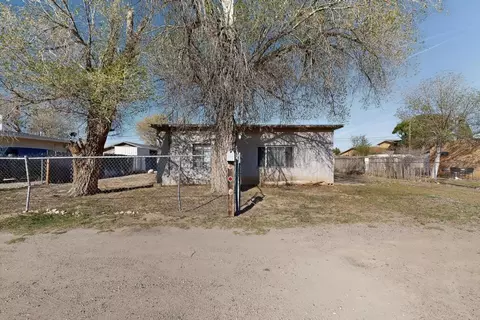 105 Barcelona Cir SW, Albuquerque, NM 87105
