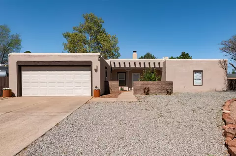 5417 Chapel Dr NW, Albuquerque, NM 87114