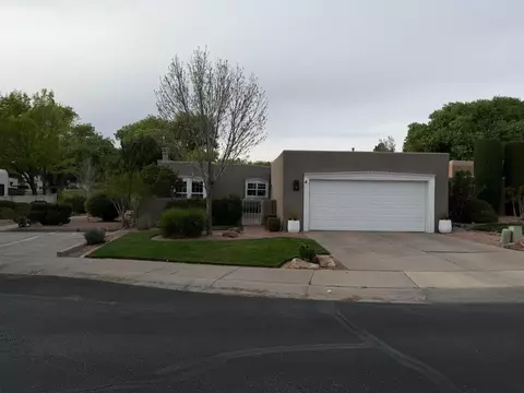 9705 Village Green Dr NE, Albuquerque, NM 87111