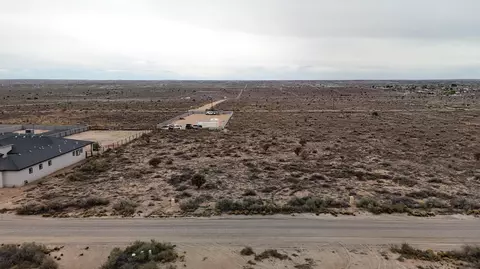 637 1st St NE, Rio Rancho, NM 87124