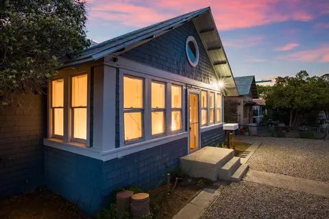 715 Fruit Ave NW, Albuquerque, NM 87102