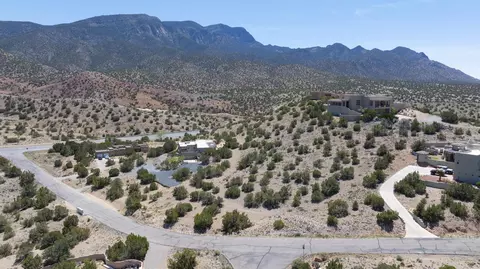 10 Vista De Oro, Placitas, NM 87043