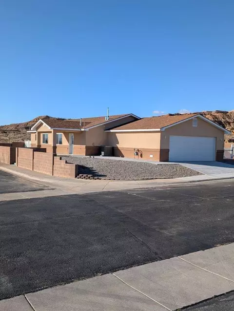 323 Sunrise Bluffs Dr, Belen, NM 87002