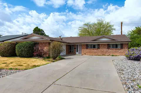 3709 Vermont St NE, Albuquerque, NM 87110