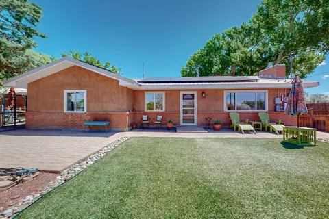 5 Hobbs Rd, Peralta, NM 87042