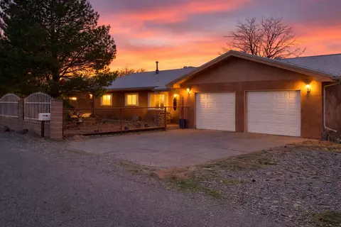 4659 Gordon Rd, Los Lunas, NM 87031