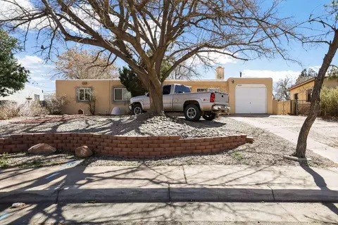 8310 Robin Ave NE, Albuquerque, NM 87110