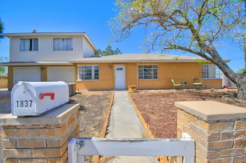 1837 Valencia Dr NE, Albuquerque, NM 87110