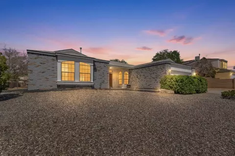 2055 Columbia Ct NE, Rio Rancho, NM 87144