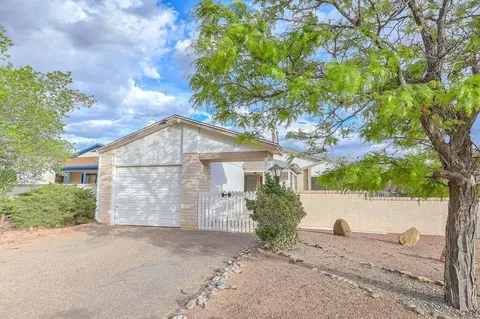220 Pearl Dr NE, Rio Rancho, NM 87124