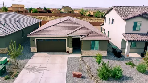 1050 Teena Rd SE, Rio Rancho, NM 87124