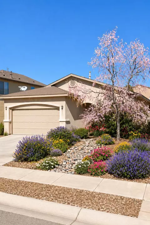6227 Nueva Espana Rd NW, Albuquerque, NM 87114