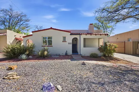 408 Amherst Dr NE, Albuquerque, NM 87106