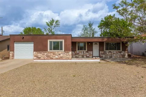 9801 Snowheights Blvd NE, Albuquerque, NM 87112