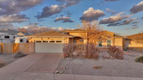 6841 Augusta Hills Dr NE, Rio Rancho, NM 87144