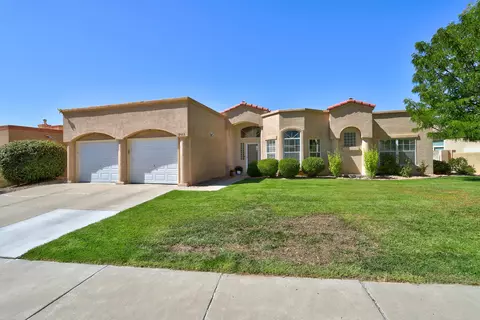 8423 Petaluma Dr NE, Albuquerque, NM 87122