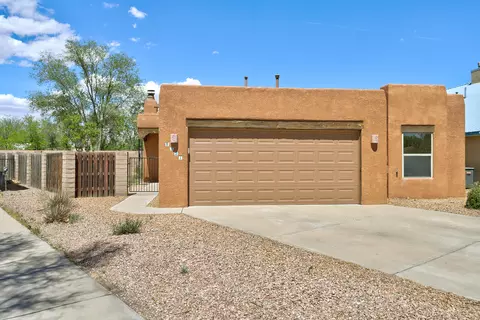 321 La Chamisal Ln NW, Los Ranchos, NM 87107