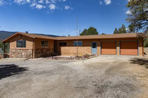 184 Rincon Loop Rd, Tijeras, NM 87059