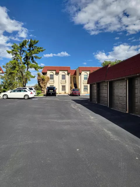 829 Country Club Dr SE #2A, Rio Rancho, NM 87124