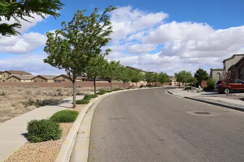 1025 Picton St NE, Rio Rancho, NM 87124