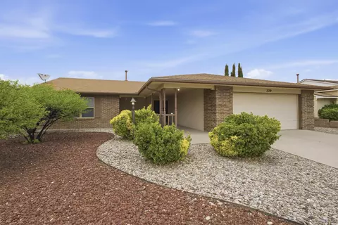 339 Nicklaus Dr SE, Rio Rancho, NM 87124