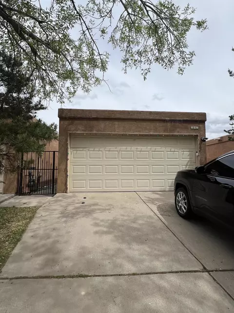 242 Burma Dr NE, Albuquerque, NM 87123