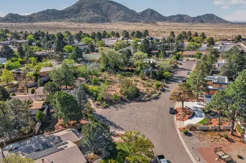 1061 Matador Ave SE, Albuquerque, NM 87123
