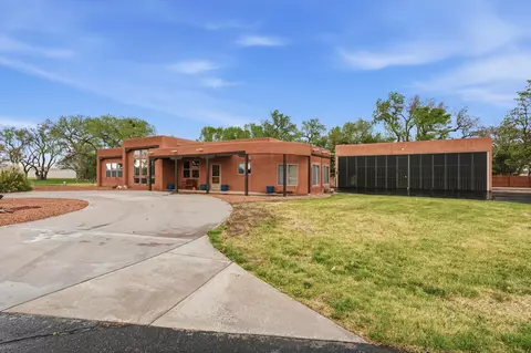 378 Debonair Dr SE, Los Lunas, NM 87031