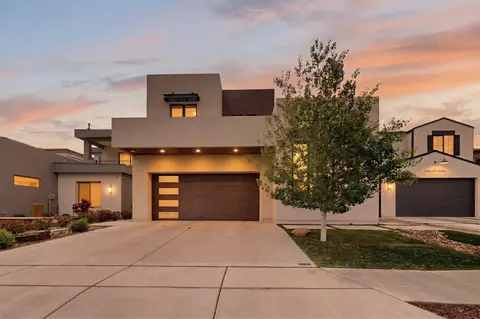 8815 Silver Oak Ln NE, Albuquerque, NM 87113