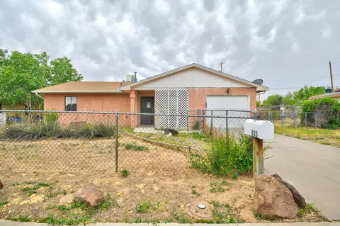 823 La Luz Dr, Belen, NM 87002