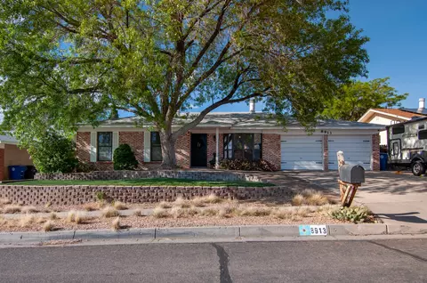 8913 Rough Rider Rd NE, Albuquerque, NM 87109